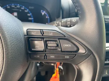 TOYOTA Yaris Cross 1.5 Hybrid AWD-i SHZ R-Cam App