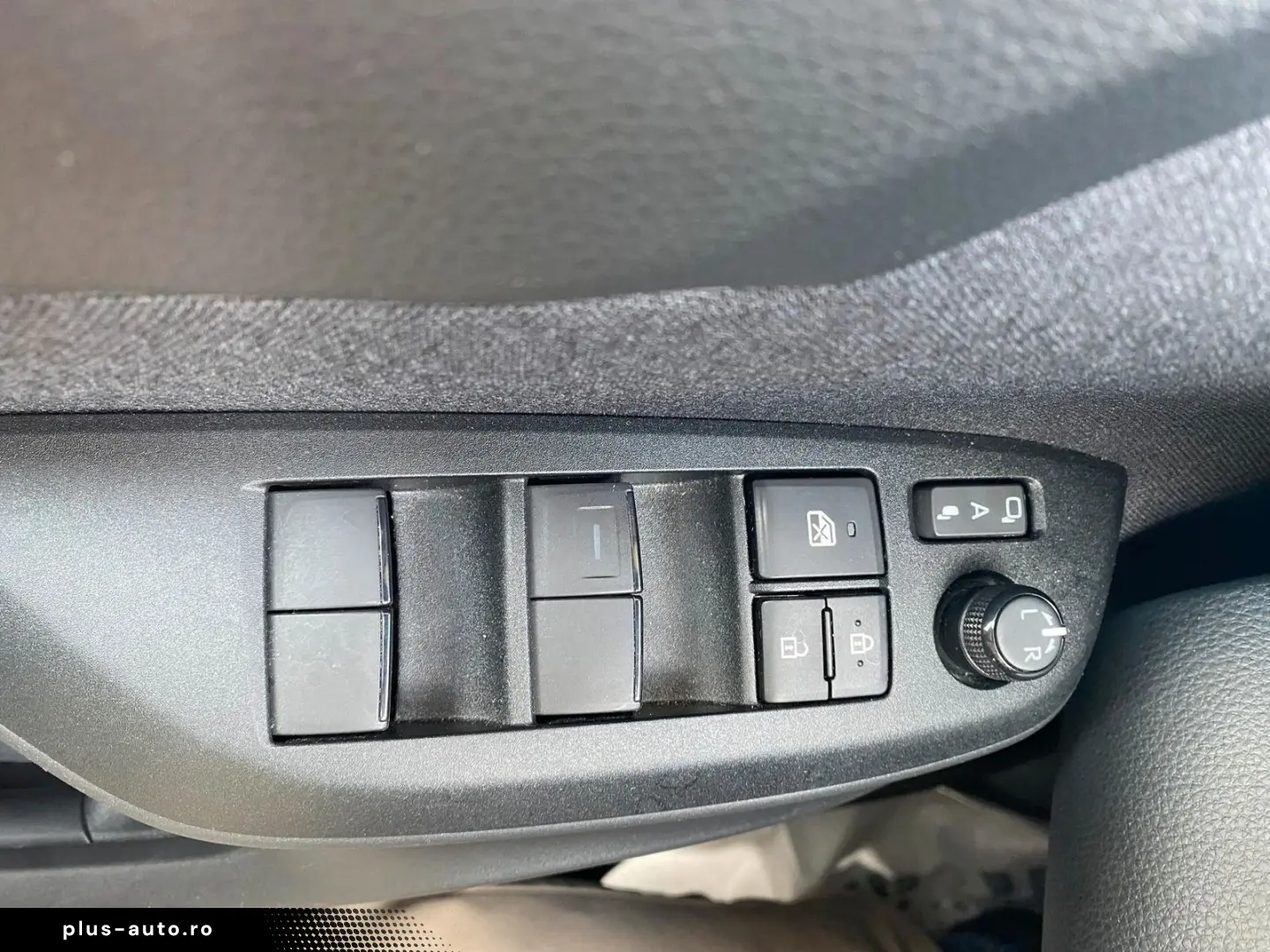 TOYOTA Yaris Cross 1.5 Hybrid AWD-i SHZ R-Cam App