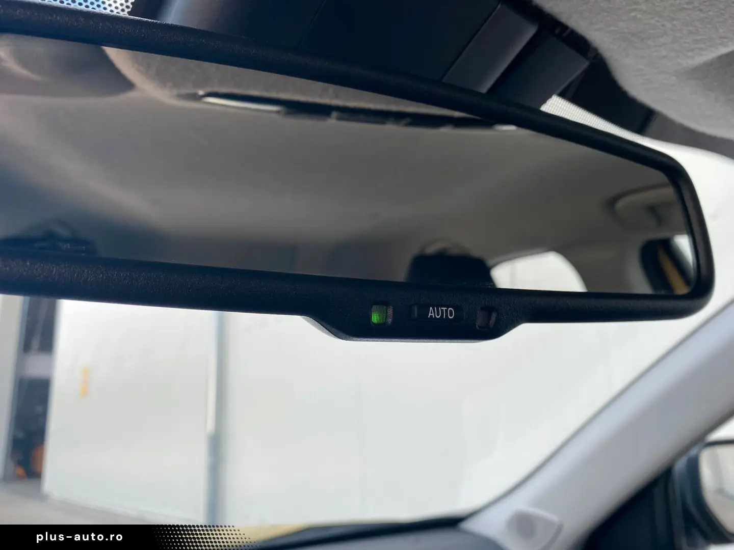 TOYOTA Yaris Cross 1.5 Hybrid AWD-i SHZ R-Cam App