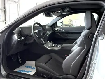 BMW M4 xDrive Competition AUTOM NAVI LEDER SBDACH