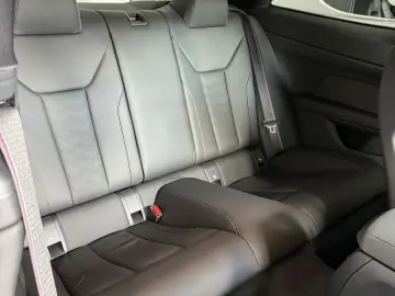 BMW M4 xDrive Competition AUTOM NAVI LEDER SBDACH