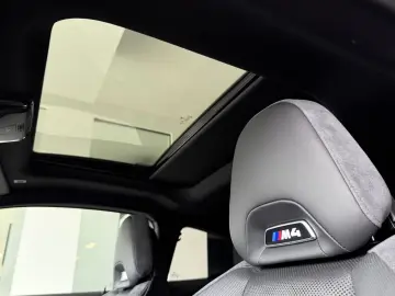 BMW M4 xDrive Competition AUTOM NAVI LEDER SBDACH