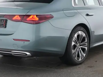 MERCEDES-BENZ E 300 e Avantgarde Pano Superscreen Bu&hellip;