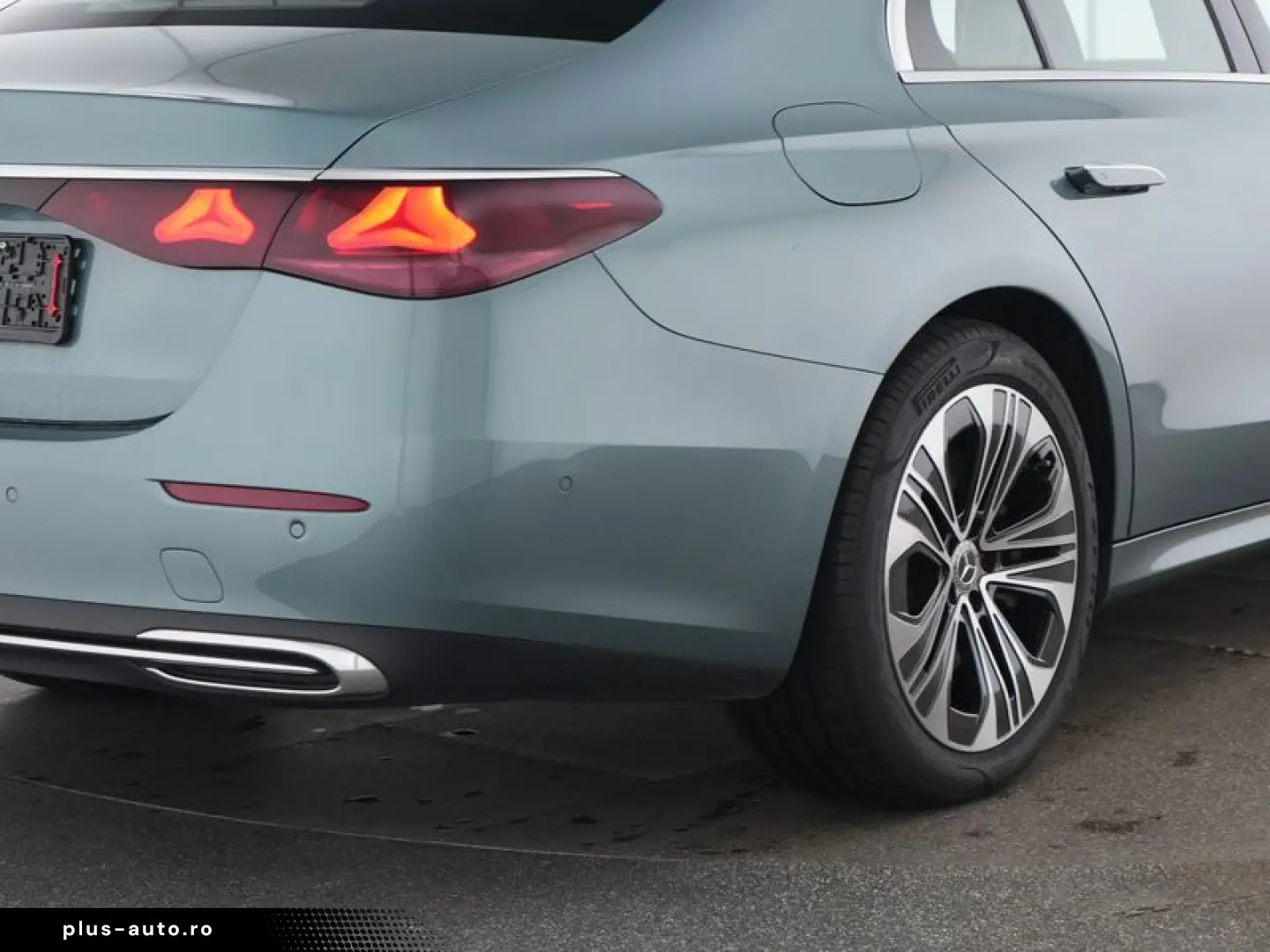 MERCEDES-BENZ E 300 e Avantgarde Pano Superscreen Bu&hellip;