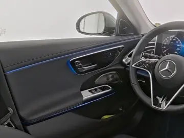 MERCEDES-BENZ E 300 e Avantgarde Pano Superscreen Bu&hellip;