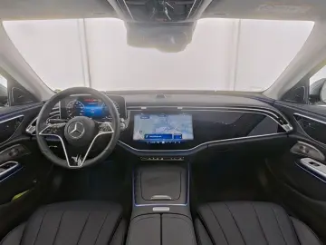 MERCEDES-BENZ E 300 e Avantgarde Pano Superscreen Bu&hellip;