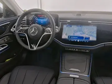 MERCEDES-BENZ E 300 e Avantgarde Pano Superscreen Bu&hellip;