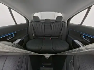 MERCEDES-BENZ E 300 e Avantgarde Pano Superscreen Bu&hellip;