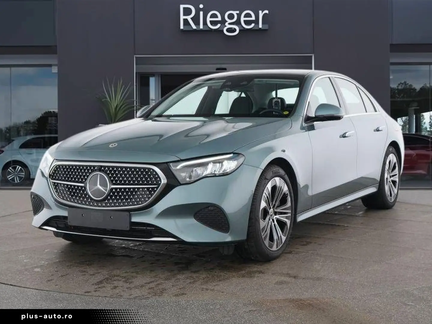 MERCEDES-BENZ E 300 e Avantgarde Pano Superscreen Bu&hellip;