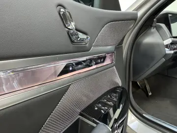 BMW M760 xDrive Executive Lounge Massage Sitzlüft