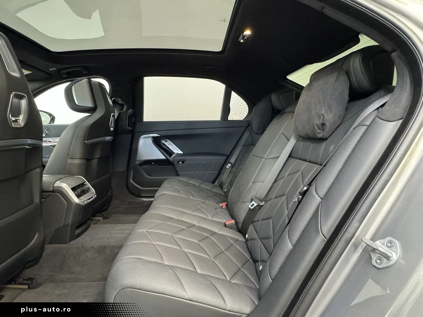 BMW M760 xDrive Executive Lounge Massage Sitzlüft