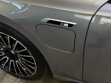 BMW M760 xDrive Executive Lounge Massage Sitzlüft