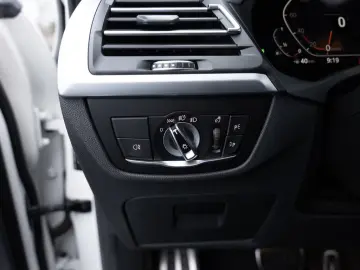 BMW X3 xDrive 20i M-Sport FACEL. LED W-LAN NAVI SHZ