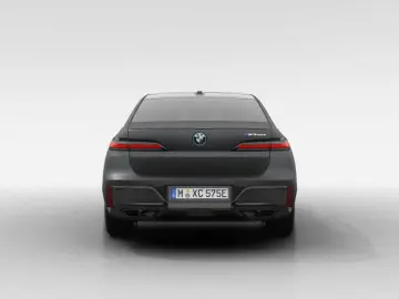 BMW M760e xDrive Sky Lounge Individual Aktivlkg. StH