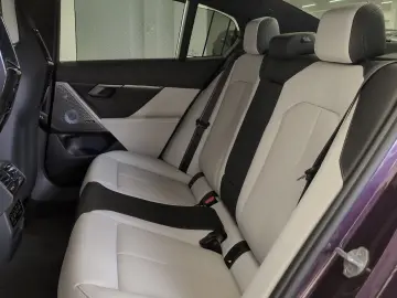 BMW M5 Lim Navi LED Pano DrAs Bo&Wi PaAs MDriv Ambie