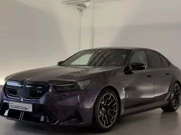 BMW M5 Lim Navi LED Pano DrAs Bo&Wi PaAs MDriv Ambie