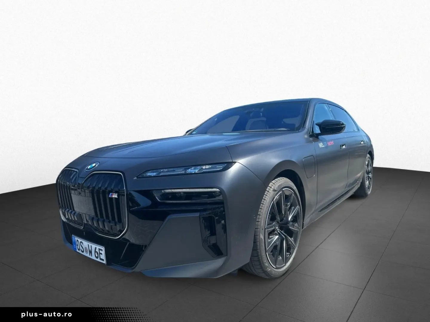 BMW M760e xD FROZEN DAPr B&O Execut. Lounge SkyL 21