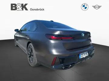 BMW M760e xD FROZEN DAPr B&O Execut. Lounge SkyL 21