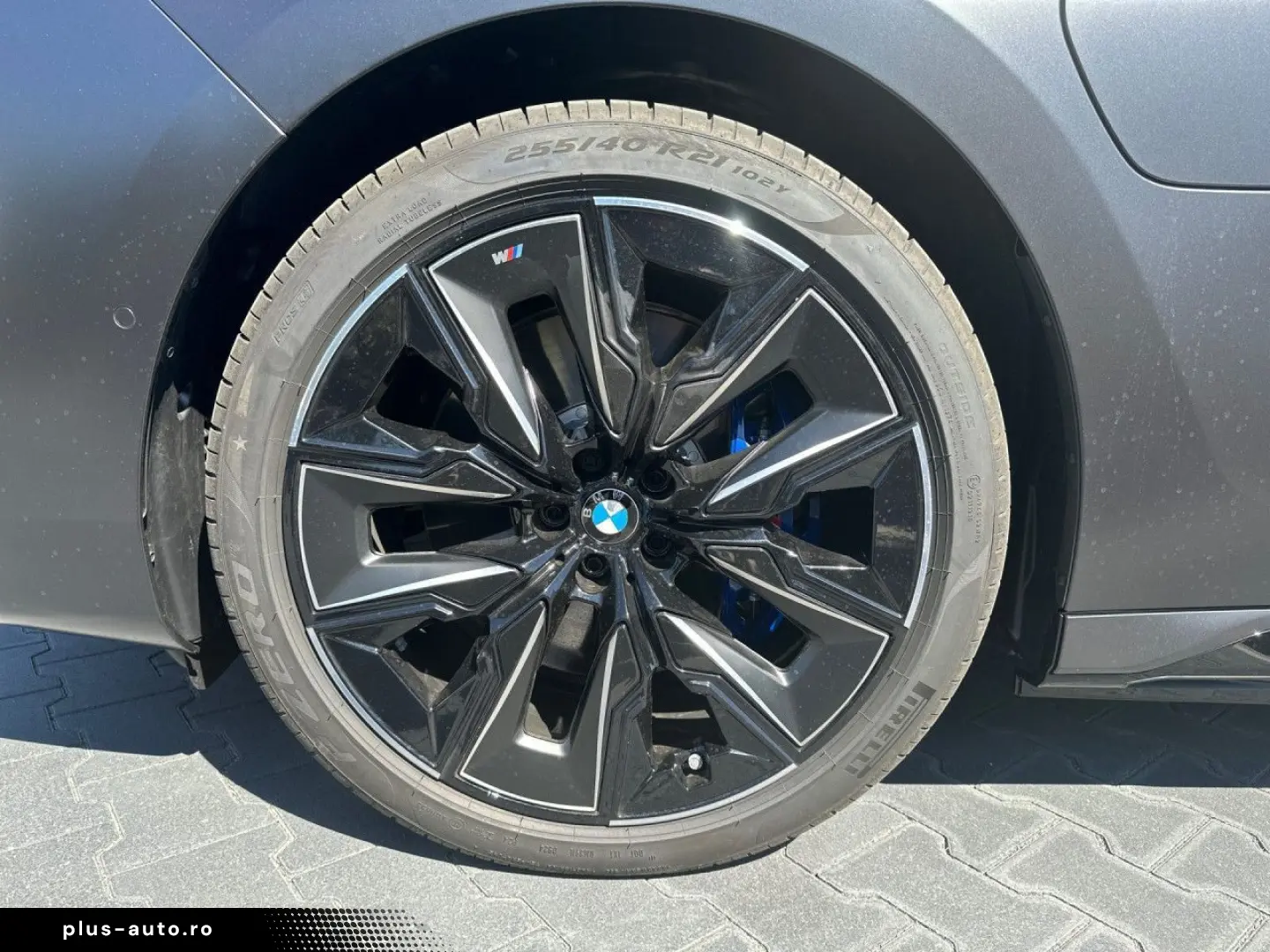 BMW M760e xD FROZEN DAPr B&O Execut. Lounge SkyL 21