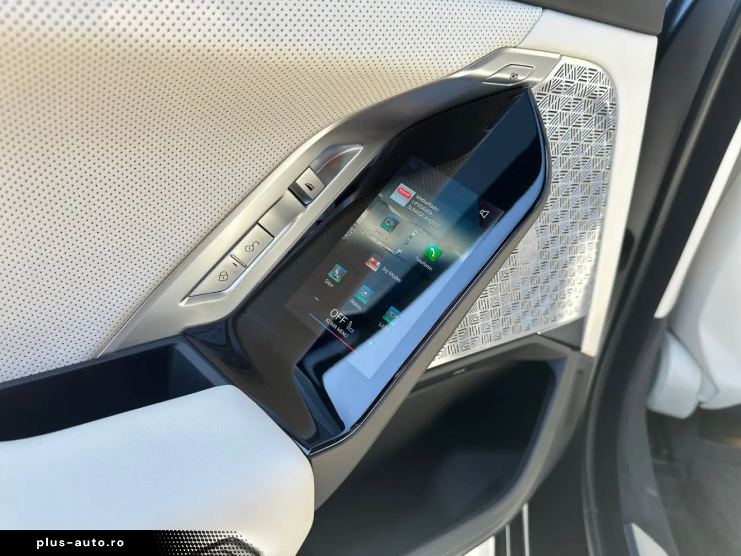 BMW M760e xD FROZEN DAPr B&O Execut. Lounge SkyL 21