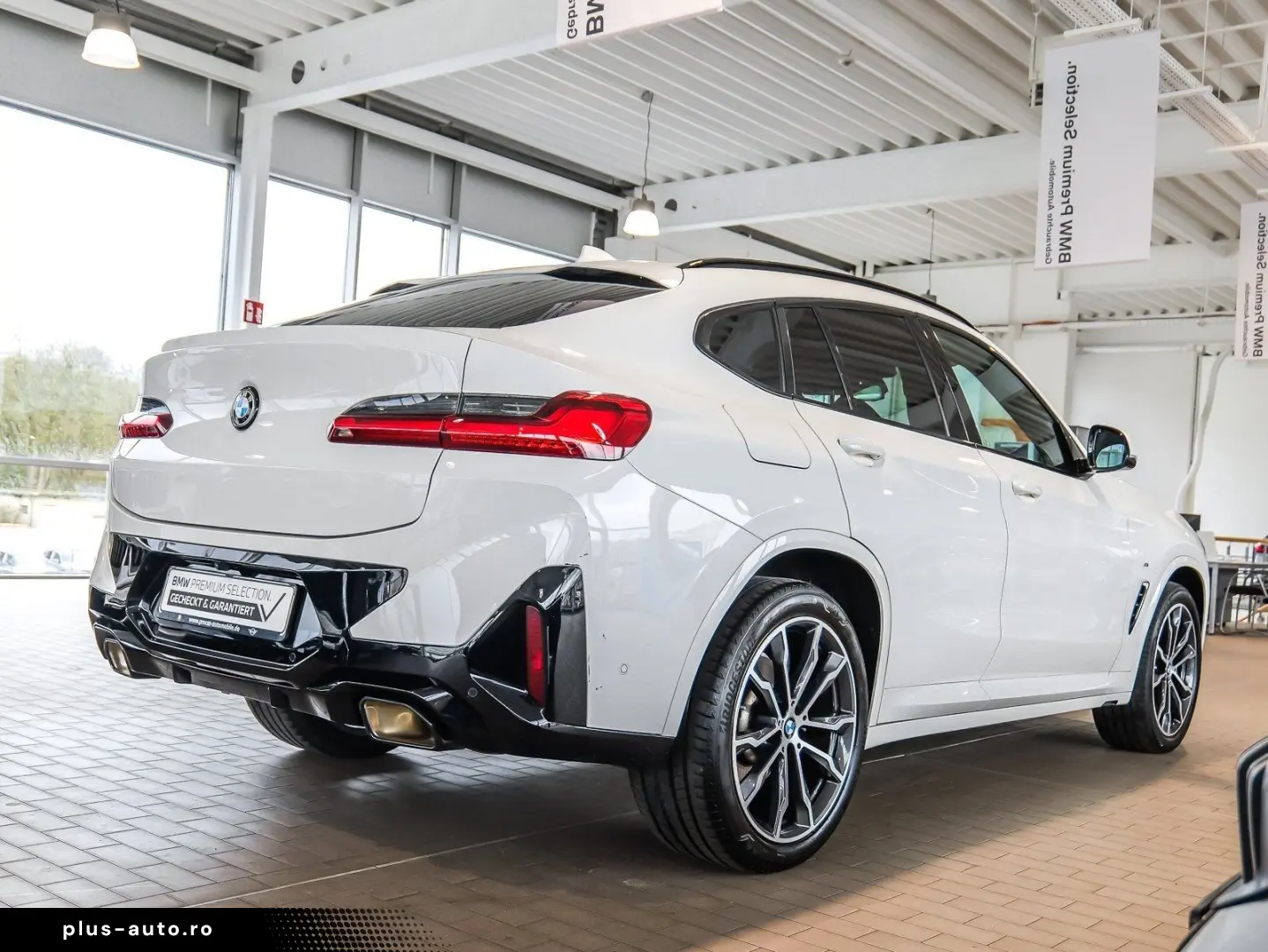 BMW X4 xDrive20i M-Sport Pano Hifi 20Zoll DrivingA.