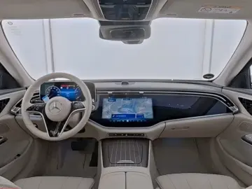 Mercedes-Benz E 200 BEIGE PANO SUPERSCREEN