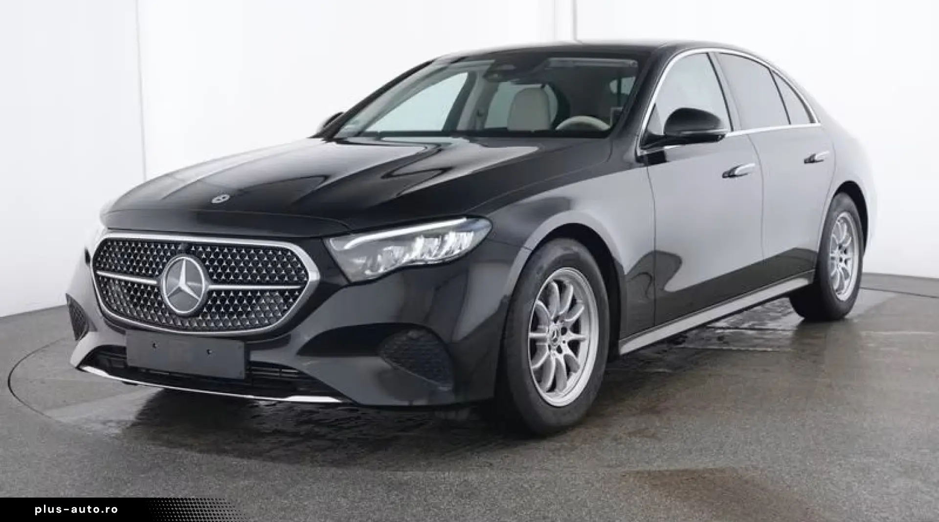 Mercedes-Benz E 200 BEIGE PANO SUPERSCREEN