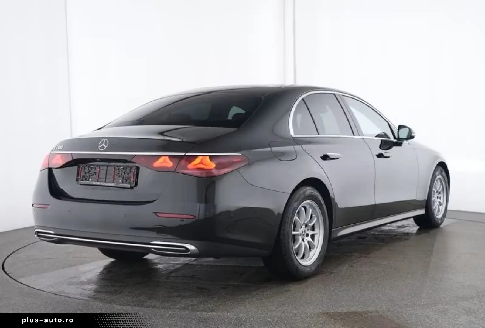 Mercedes-Benz E 200 BEIGE PANO SUPERSCREEN