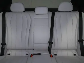 MERCEDES-BENZ E 200 Limousine AMG Line Superscreen 3&hellip;