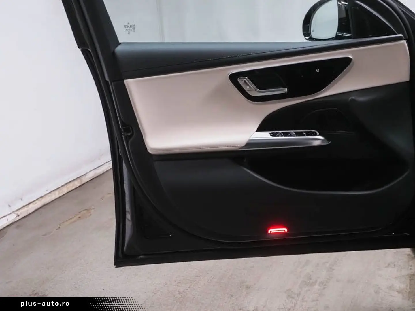 MERCEDES-BENZ E 200 Limousine AMG Line Superscreen 3&hellip;