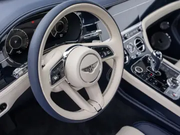 Bentley Continental GT Naim & Akrapovic Titan