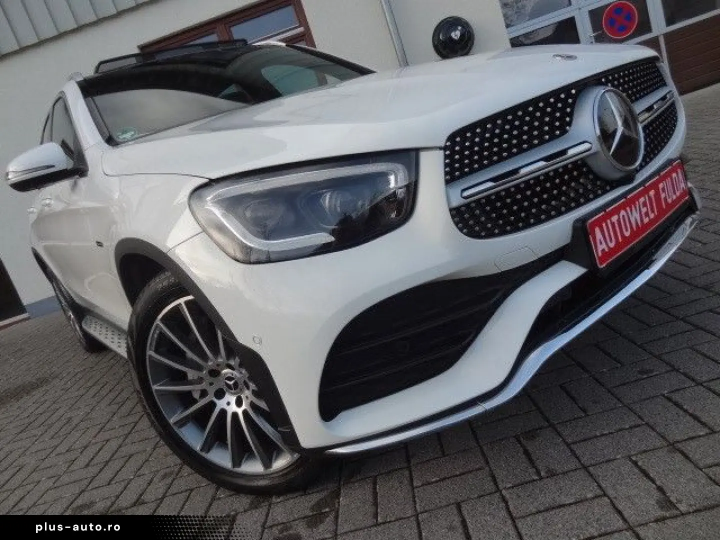 MERCEDES-BENZ GLC 300 de 4M AMG PANO MB LED HUD MASSAGE AHK