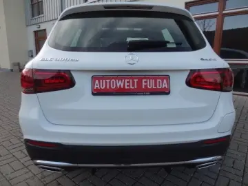 MERCEDES-BENZ GLC 300 de 4M AMG PANO MB LED HUD MASSAGE AHK