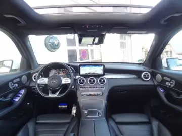 MERCEDES-BENZ GLC 300 de 4M AMG PANO MB LED HUD MASSAGE AHK