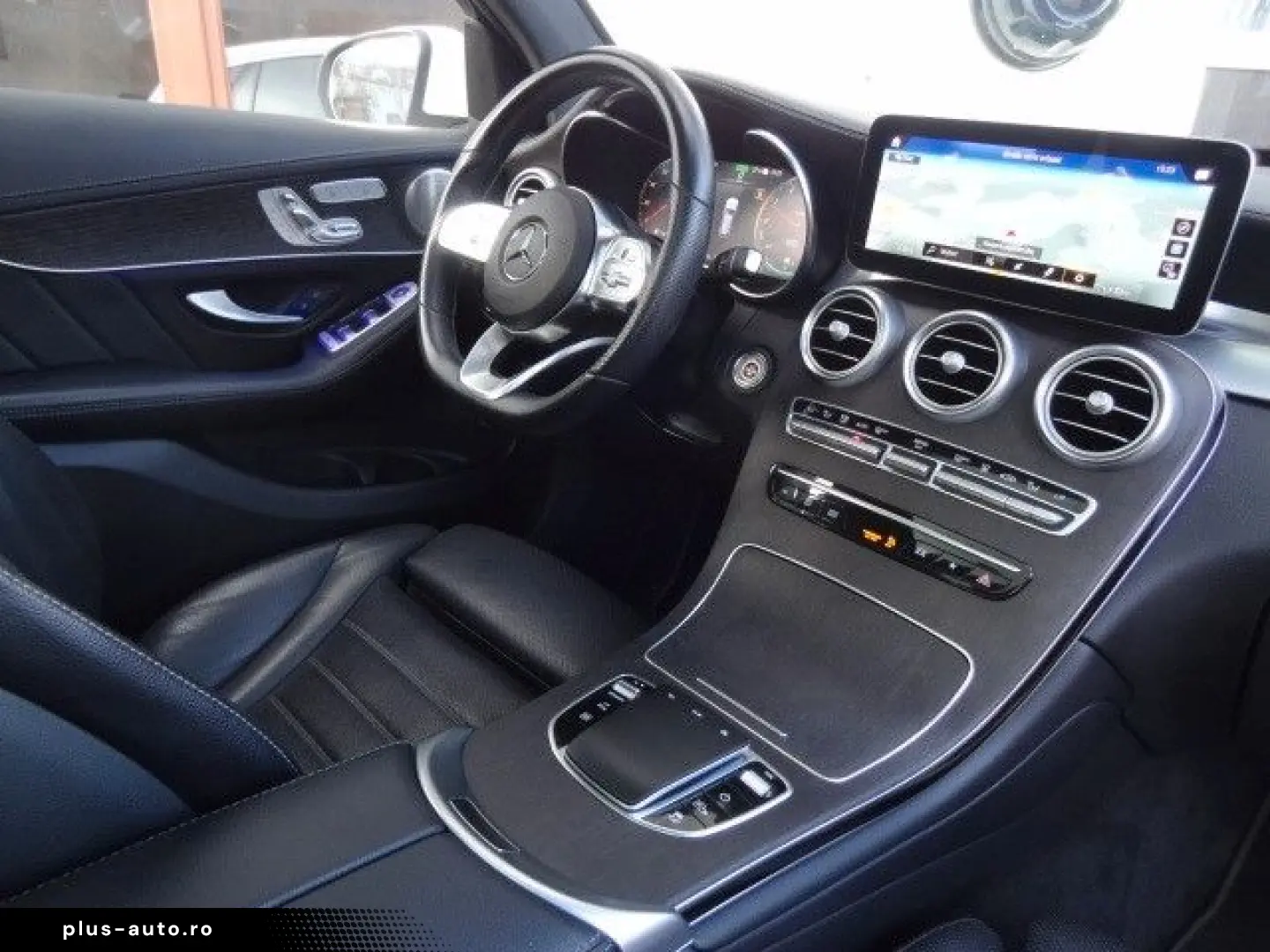 MERCEDES-BENZ GLC 300 de 4M AMG PANO MB LED HUD MASSAGE AHK