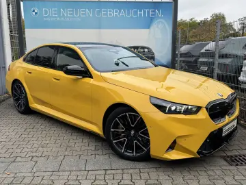 BMW M5 Limousine Individ. PANO B&W CarbonKeram 0 5%