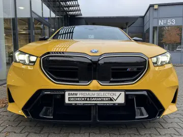 BMW M5 Limousine Individ. PANO B&W CarbonKeram 0 5%