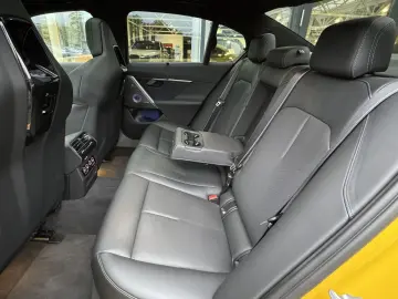 BMW M5 Limousine Individ. PANO B&W CarbonKeram 0 5%