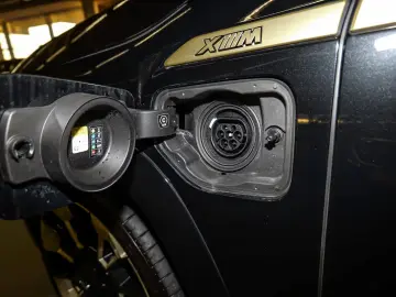 BMW XM M Sport ACC 360 KAM RFK NAVI Laser Massage