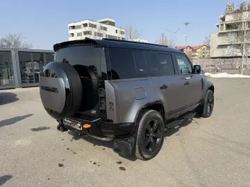 Land Rover Defender 110 3.0D 250 MHEV Hard Top X-Dynamic SE