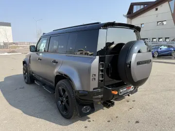 Land Rover Defender 110 3.0D 250 MHEV Hard Top X-Dynamic SE