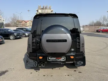 Land Rover Defender 110 3.0D 250 MHEV Hard Top X-Dynamic SE