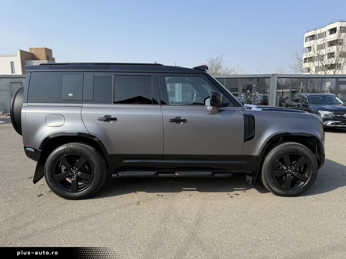 Land Rover Defender 110 3.0D 250 MHEV Hard Top X-Dynamic SE