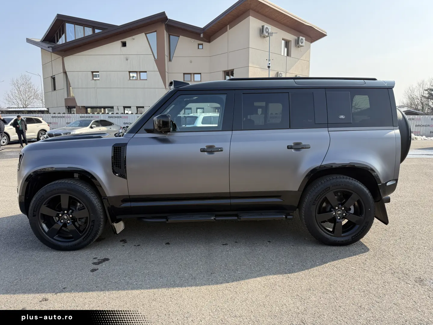 Land Rover Defender 110 3.0D 250 MHEV Hard Top X-Dynamic SE