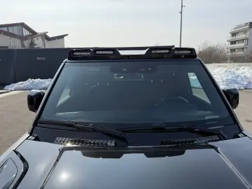 Land Rover Defender 110 3.0D 250 MHEV Hard Top X-Dynamic SE