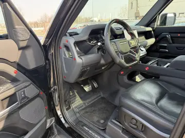 Land Rover Defender 110 3.0D 250 MHEV Hard Top X-Dynamic SE