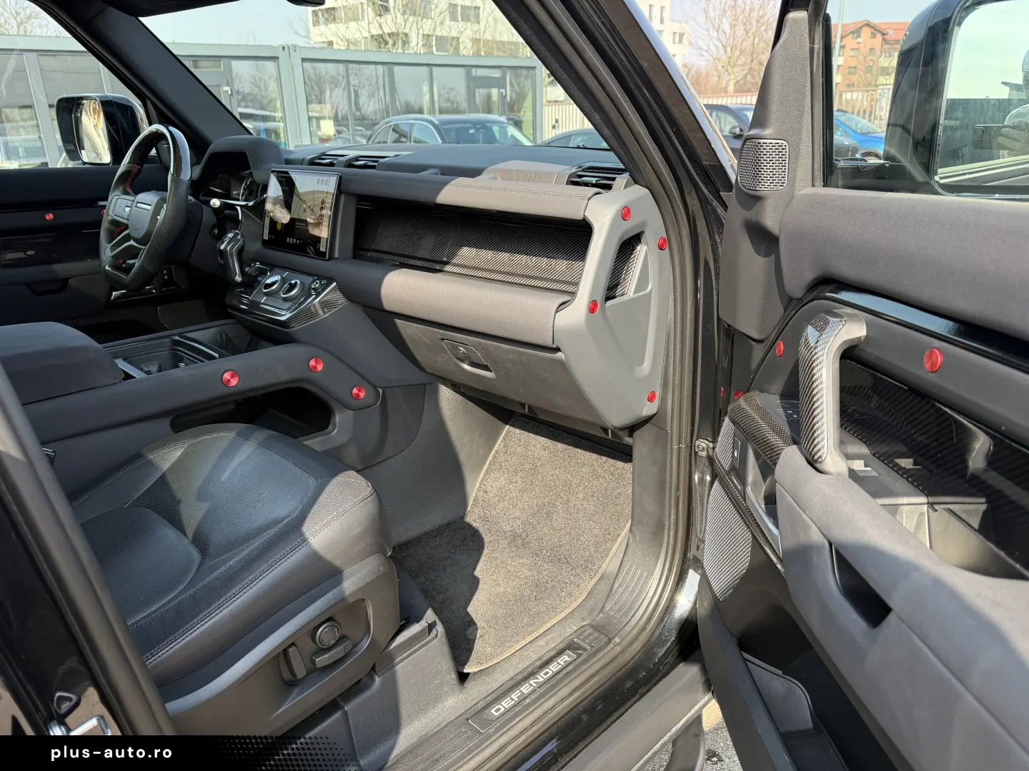 Land Rover Defender 110 3.0D 250 MHEV Hard Top X-Dynamic SE