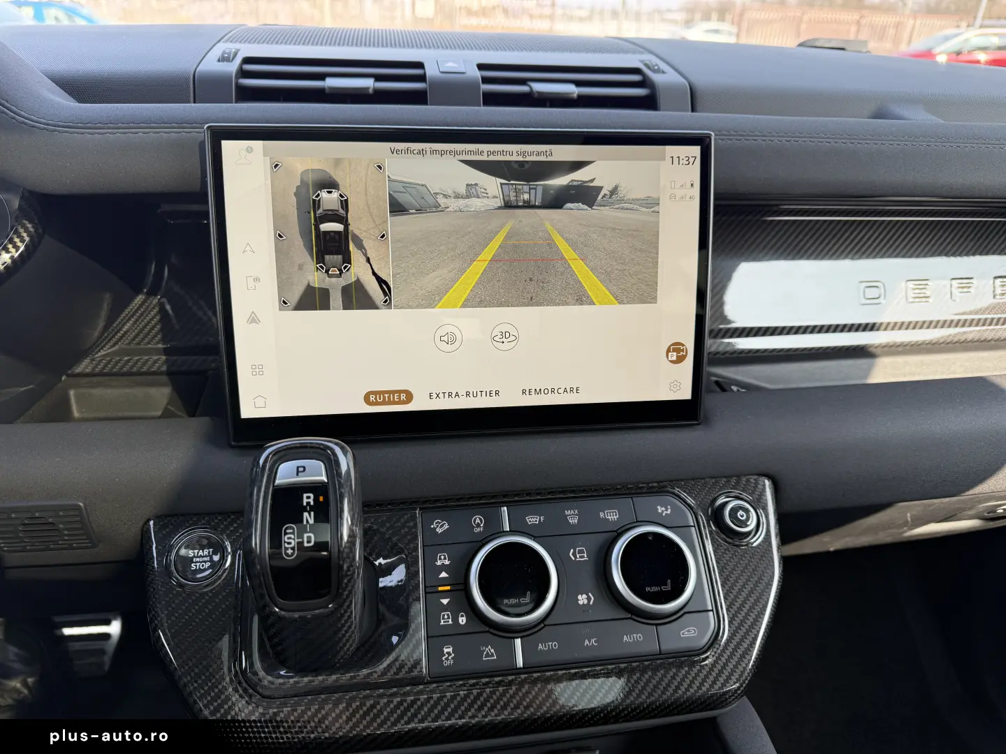 Land Rover Defender 110 3.0D 250 MHEV Hard Top X-Dynamic SE