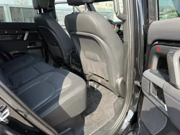 Land Rover Defender 110 3.0D 250 MHEV Hard Top X-Dynamic SE