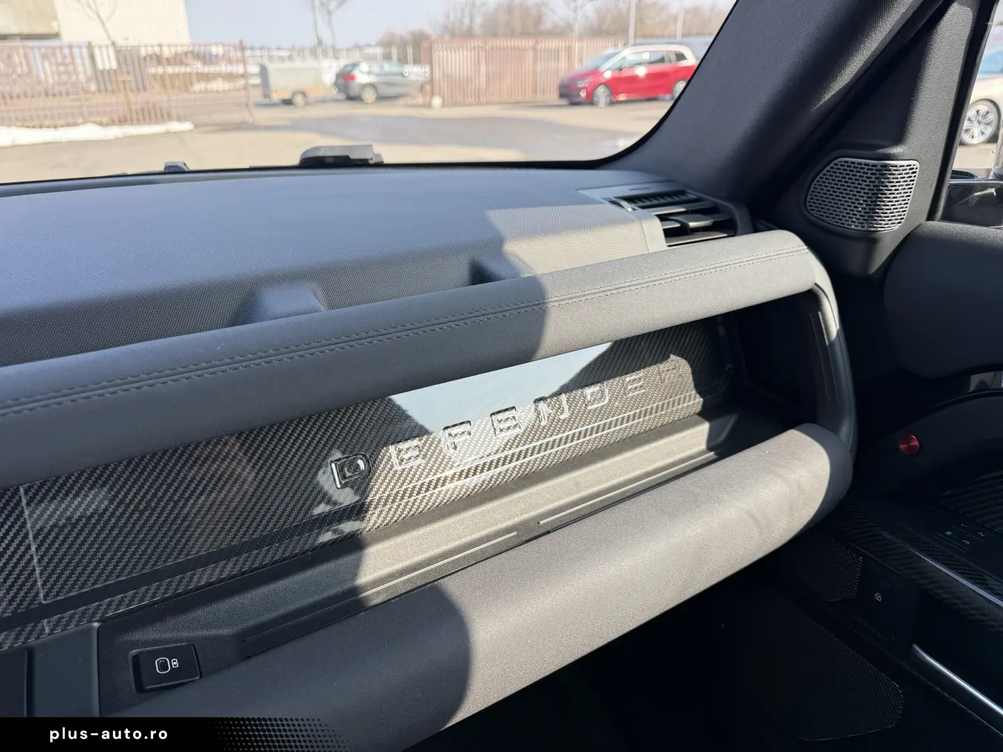 Land Rover Defender 110 3.0D 250 MHEV Hard Top X-Dynamic SE